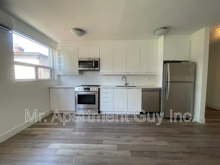 257 Torrens Ave #202 — Photo 10