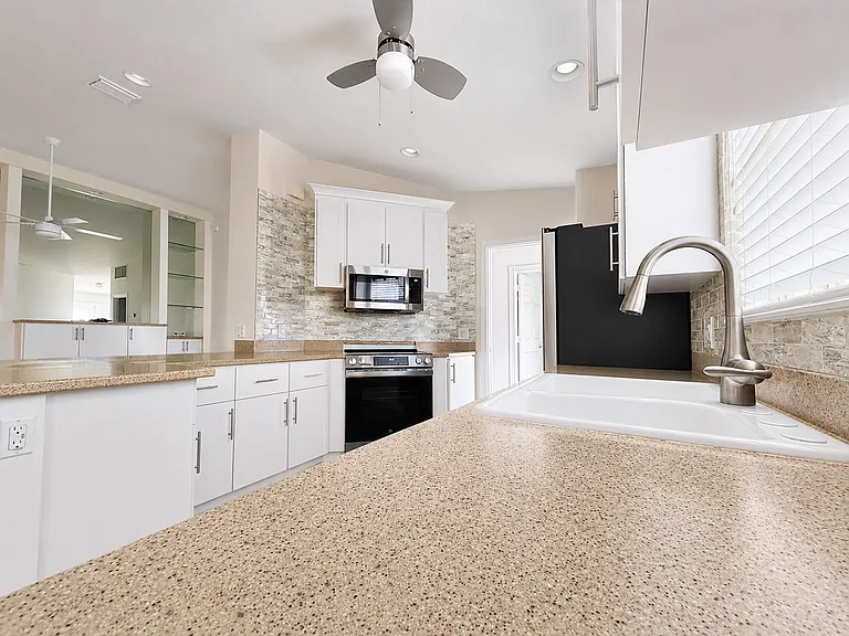 28869 Vermillion Ln — Photo 18