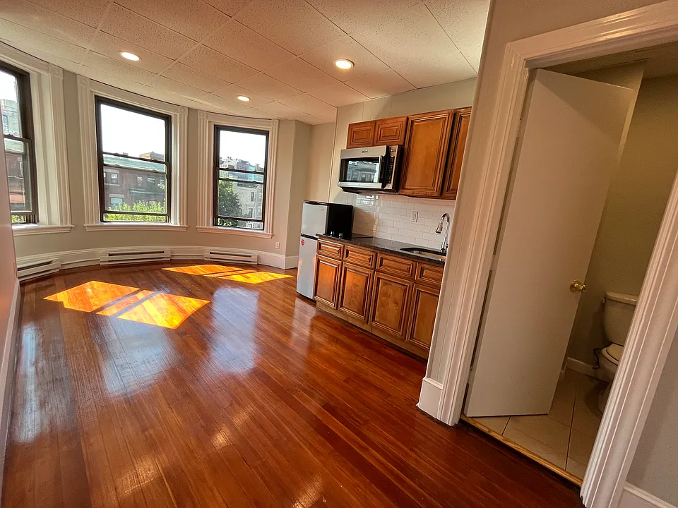 868 Beacon St #15