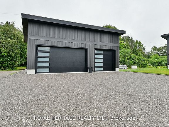 4th image of 9 Hunts Line Rd