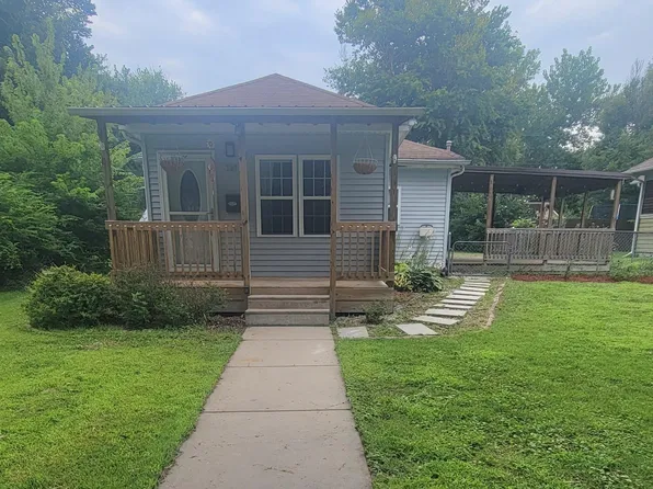 707 Maple St, Wamego, KS 66547