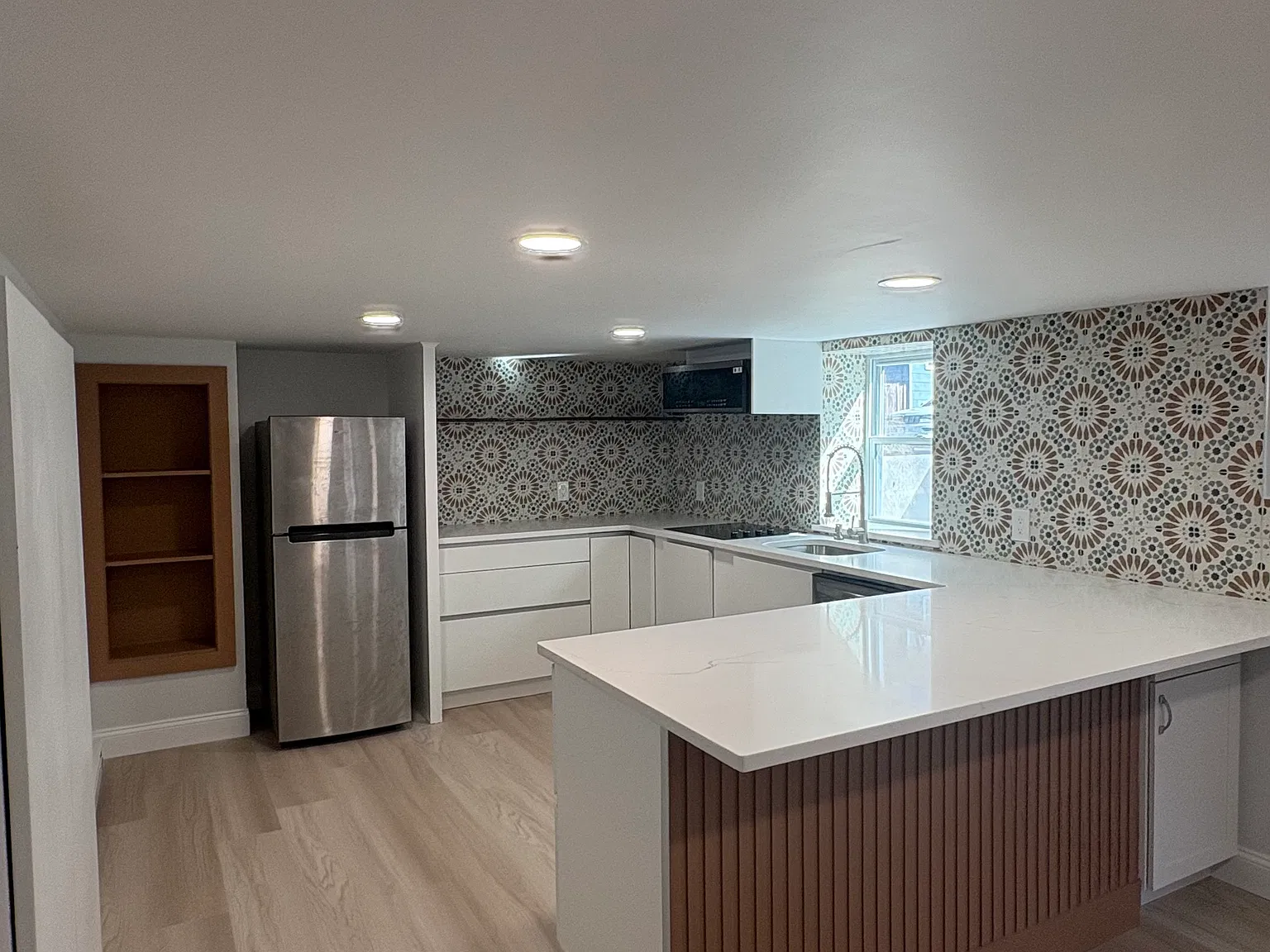 2 bed, 900 sqft, $2,050 — Photo 2