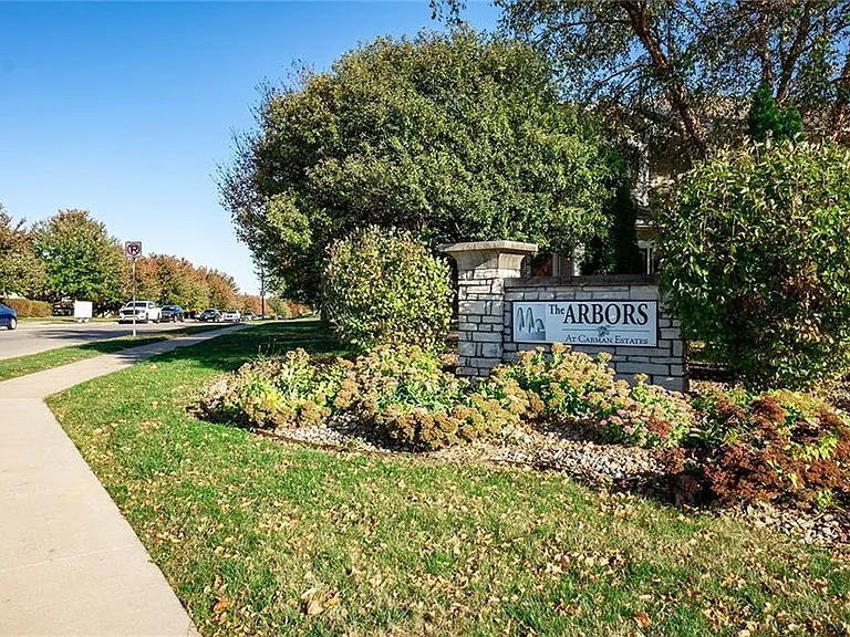 2300 Hart Ave #7 — Photo 3