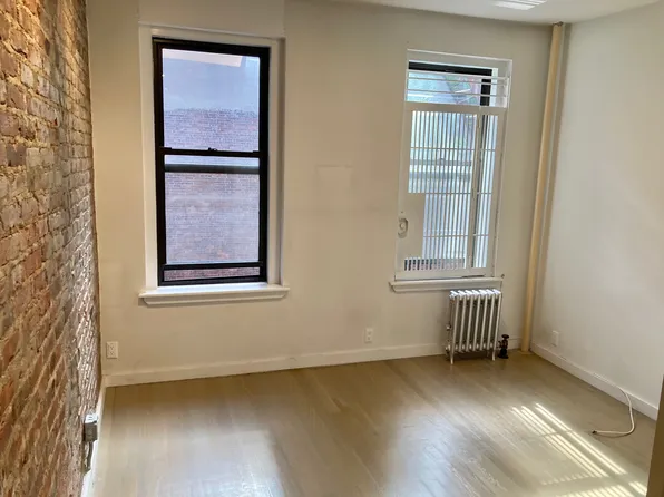 31 Catherine Street image 1 of 10