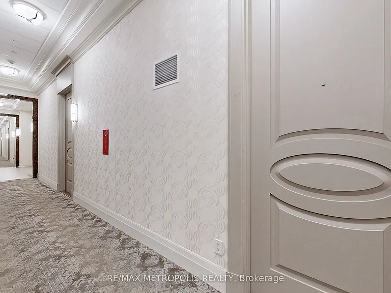 9075 Jane St #Penthouse 08 — Photo 41