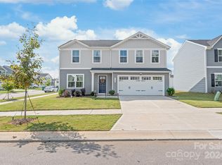 5105 Rustling Pines Ct, Charlotte, NC 28215