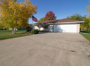 1005 Sunrise Dr, Gowrie, IA 50543