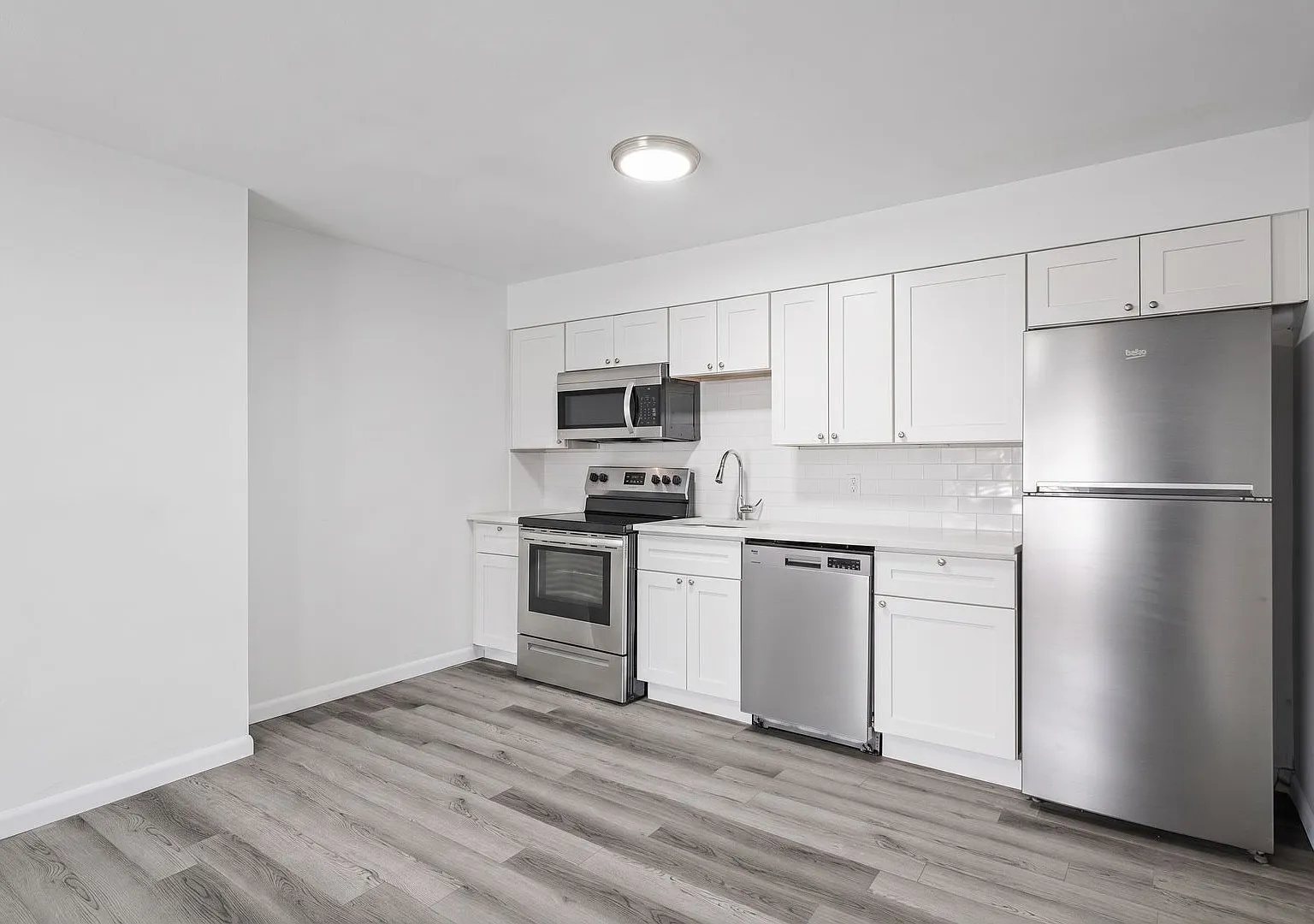 612 N Saint Clair Street — Photo 4