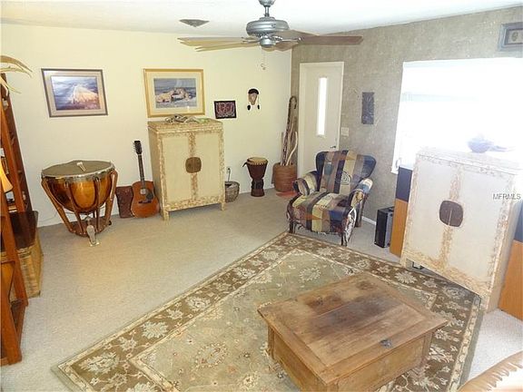 5th image of 1135 Caples St