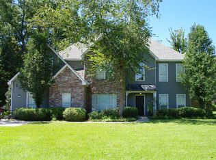 647 Highland Oaks Dr, Baton Rouge, LA 70810