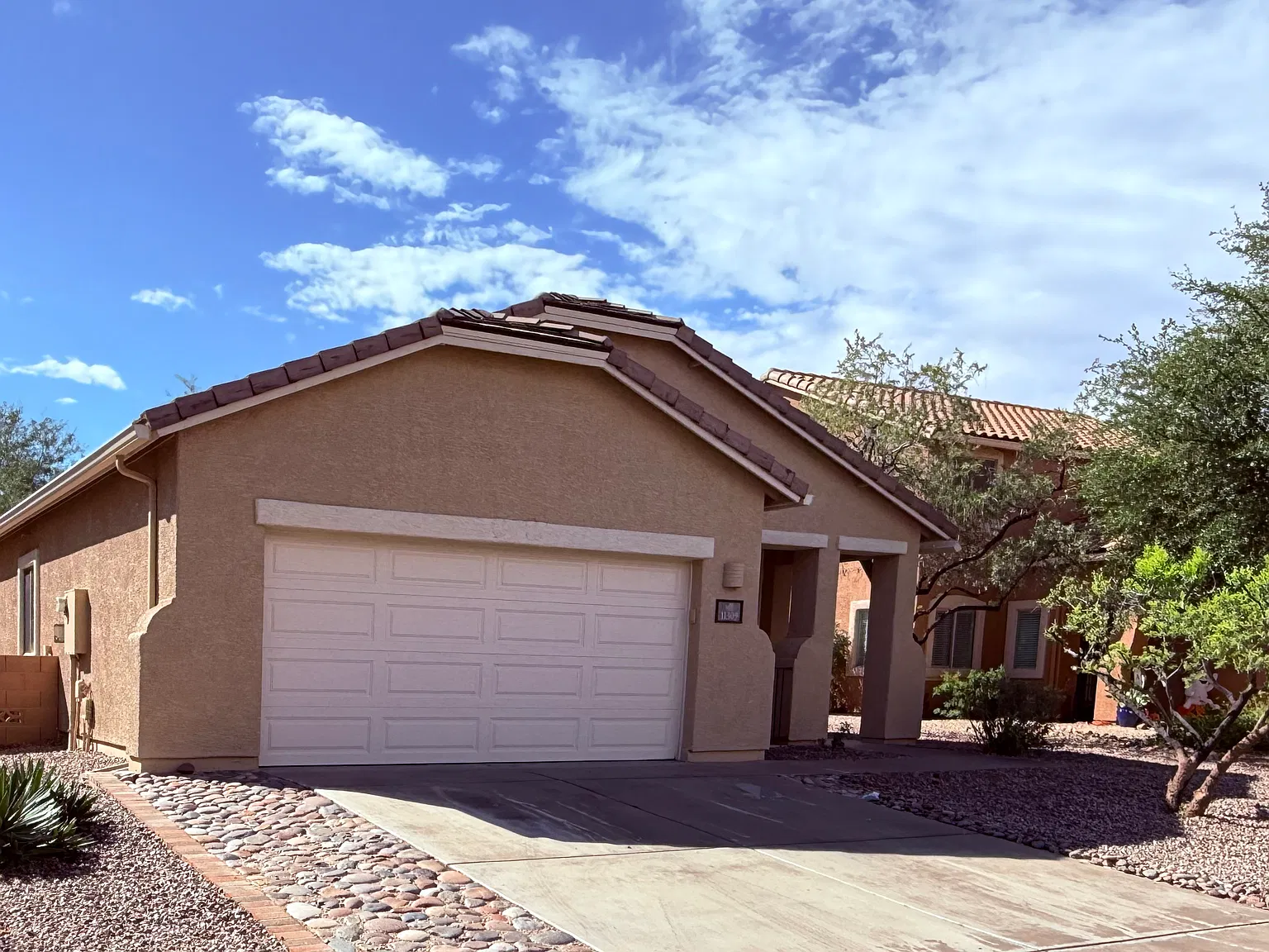 4 bed, 1589 sqft, $2,185 — Photo 2