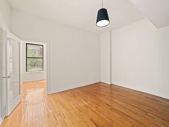 2nd image of 75 Hawthorne St APT 4A