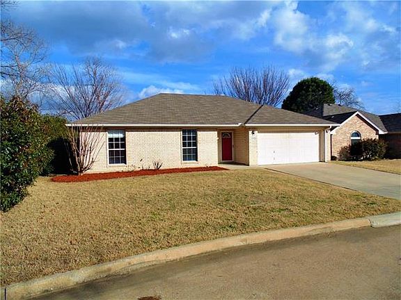 3rd image of 801 Bentree Dr