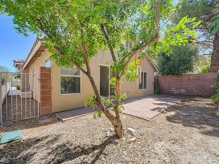 9544 Chanticleer Ct — Photo 18