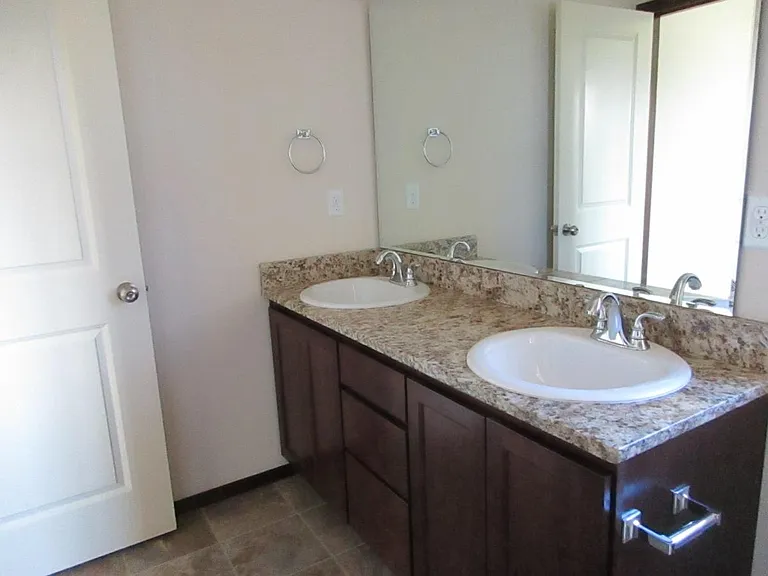 117 N Lenore Ave — Photo 13