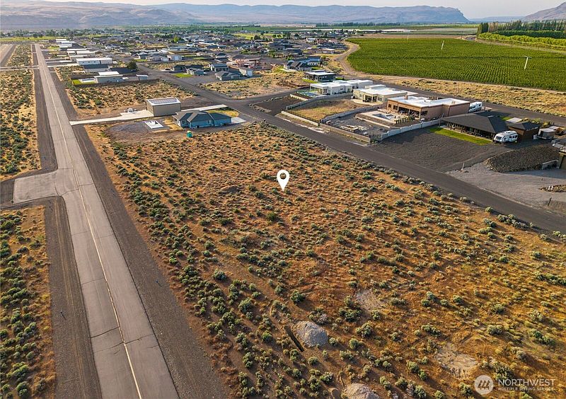 5th image of 451 Airport Way SW
