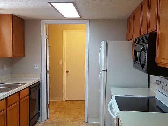 2nd image of 5534 Parkshire Dr