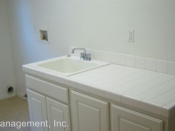 4th image of 13103 Banning St