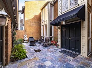 22 Willow Gln, Sandy Springs, GA