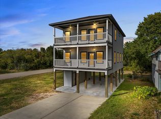 101 Grove St, La Porte, TX 77571