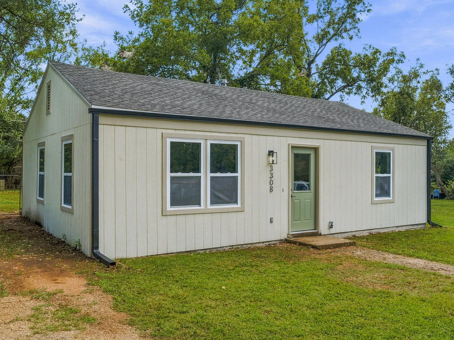 2 bed, 792 sqft, $1,100 — Photo 3