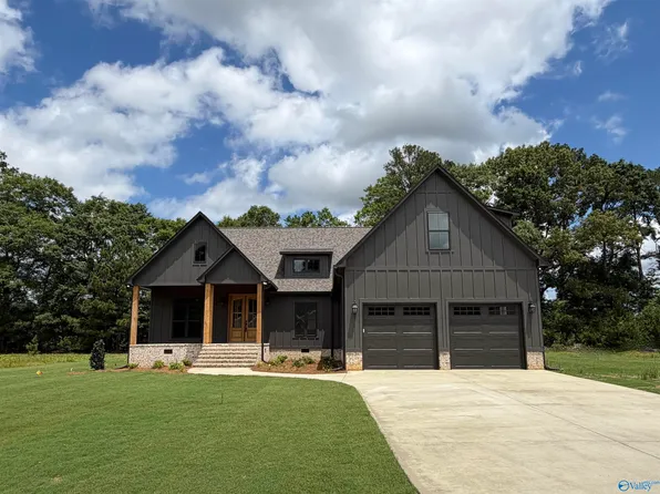 185 Bent River Dr, Gadsden, AL 35901