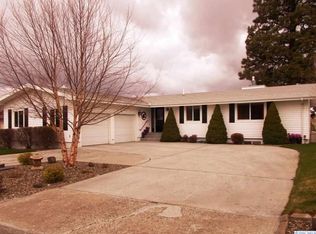 814 E Valleyview Ave, Colfax, WA 99111