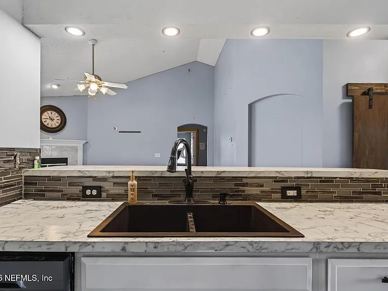 10842 Lydia Estates Dr — Photo 16