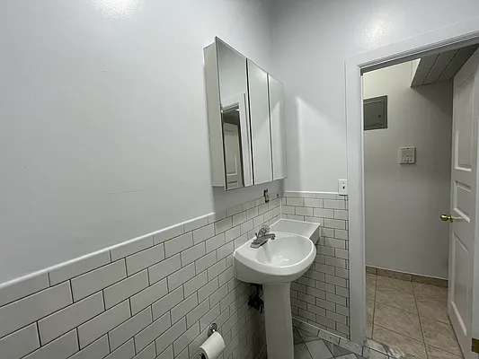 Rented by Highline Residential | media 16