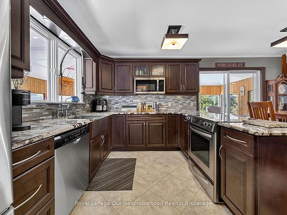 5th image of 154 Collin Rd