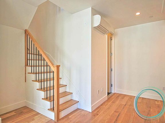 4th image of 87 Montrose Ave APT 04R