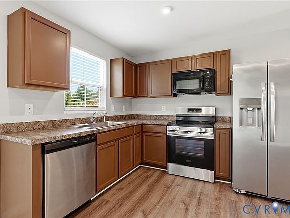 2nd image of 5428 Noble Ave