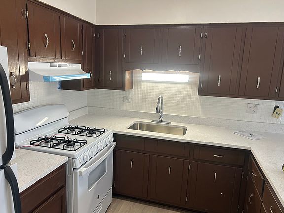 3rd image of 1732 Harbor Ave APT 2E