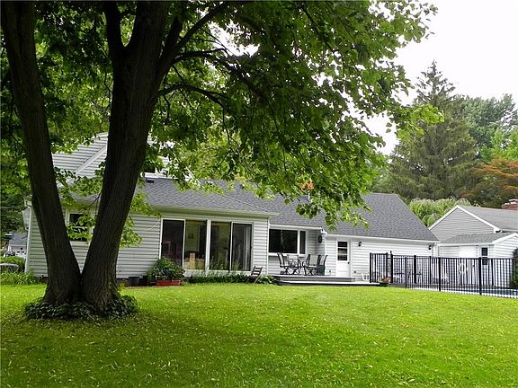 2nd image of 42 Hillcrest Dr