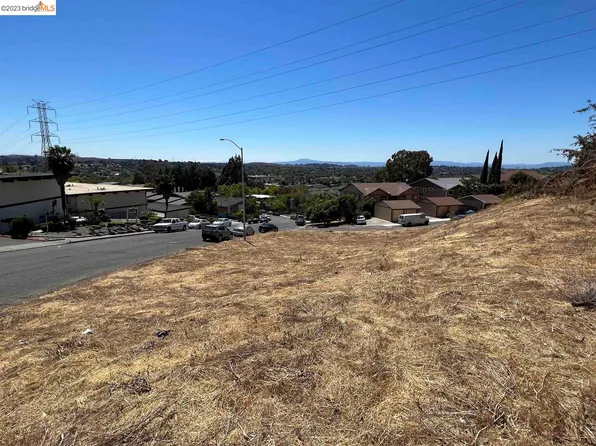 401 Avian Dr, Vallejo, CA 94591