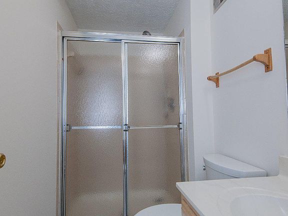 5th image of 2407 Bolton Ln