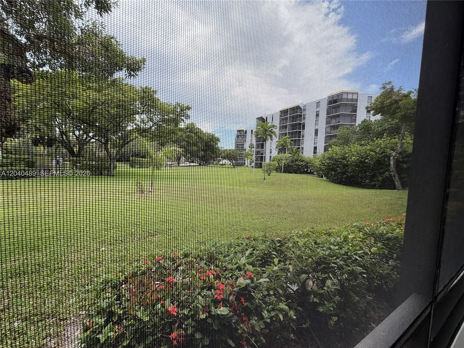 Biscaya Iii Condo — Photo 4