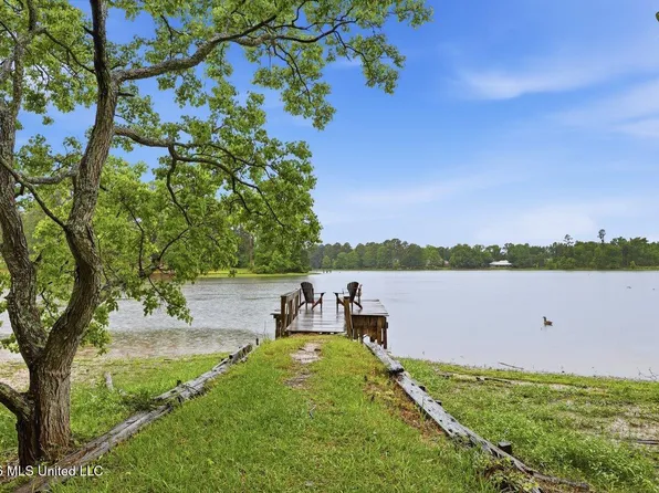 137 Lakeview Dr, Madison, MS 39110