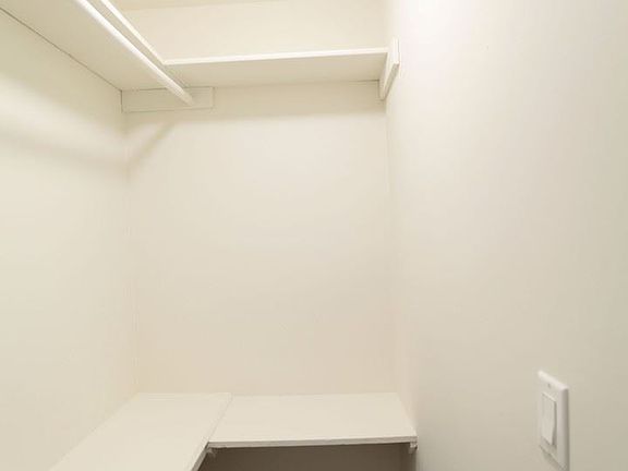 4th image of 727 S Mansfield Ave APT 22