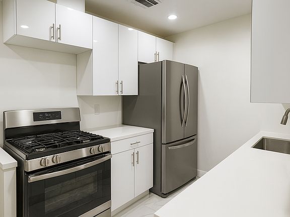 5th image of 17956 Schoenborn St #2