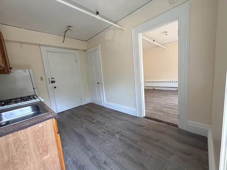149 Strathmore Rd #6 — Photo 14