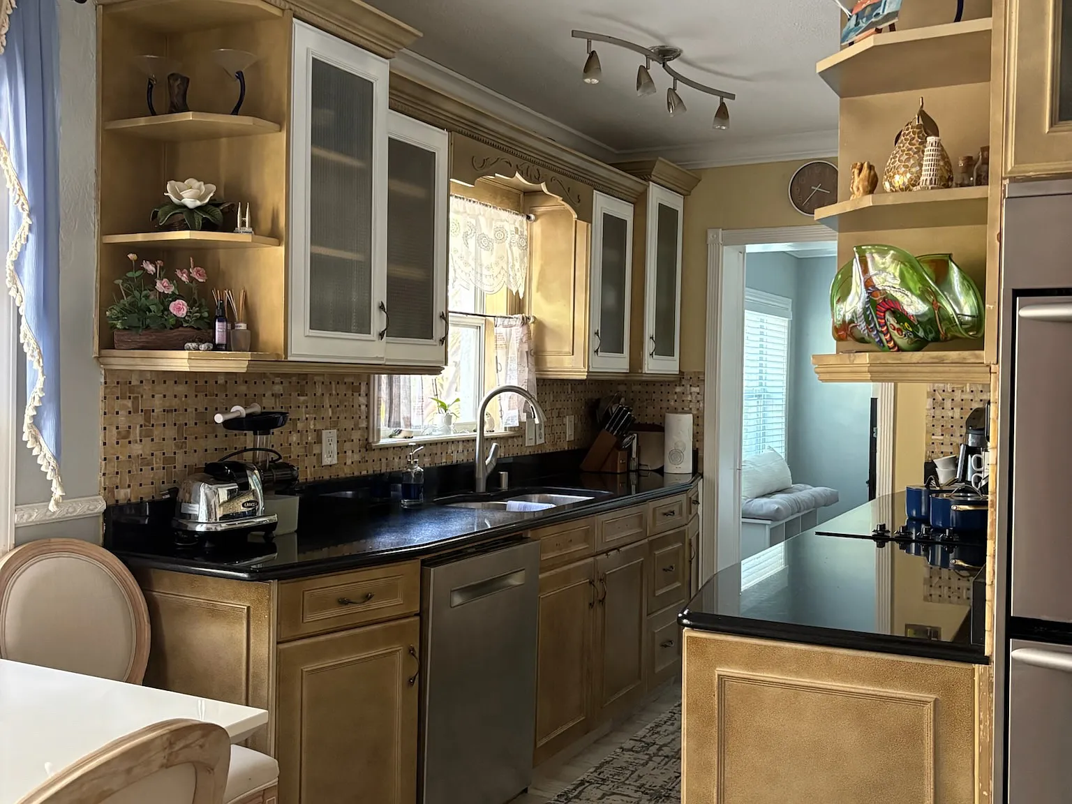 3 bed, $3,299 — Photo 3