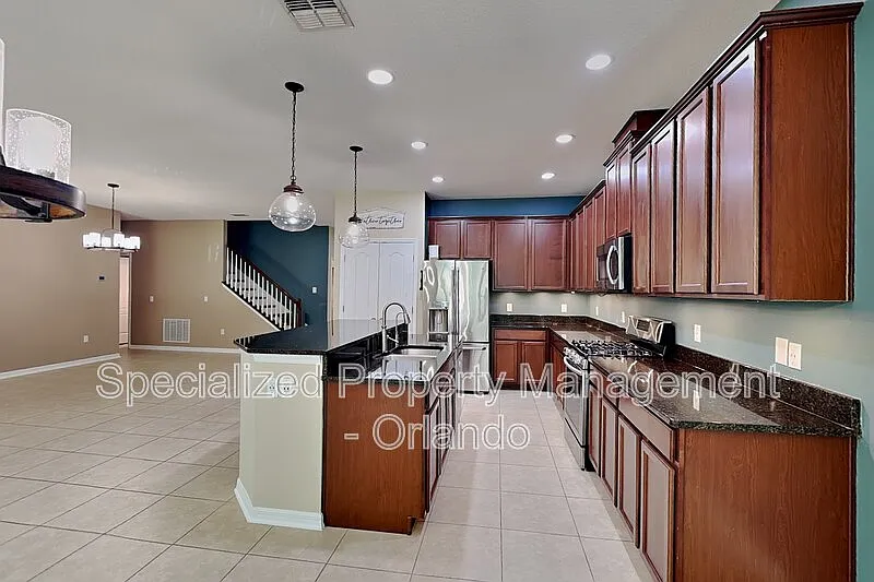 4 bed, 3.0 bath, 2963 sqft, $2,499 — Photo 3