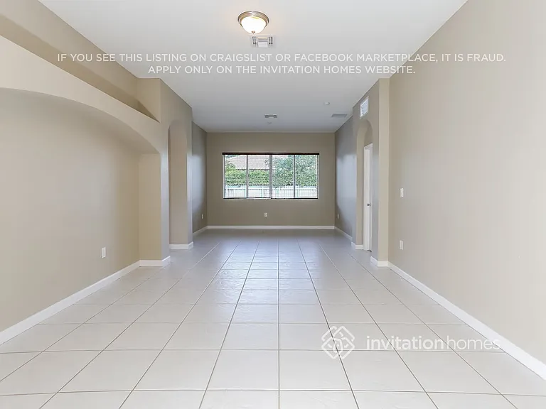 15220 SW 10th St — Photo 3