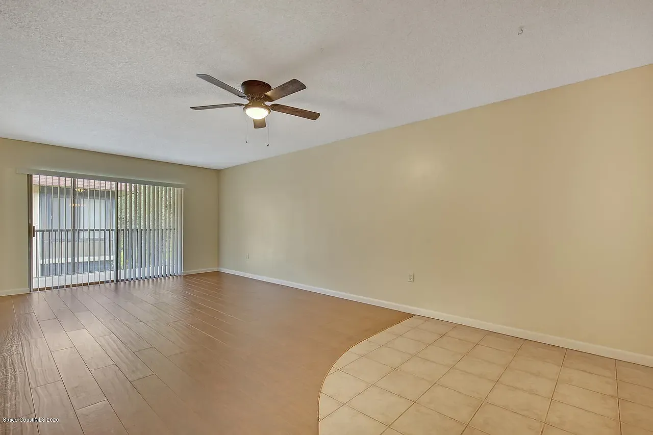2 bed, 1033 sqft, $1,650 — Photo 3