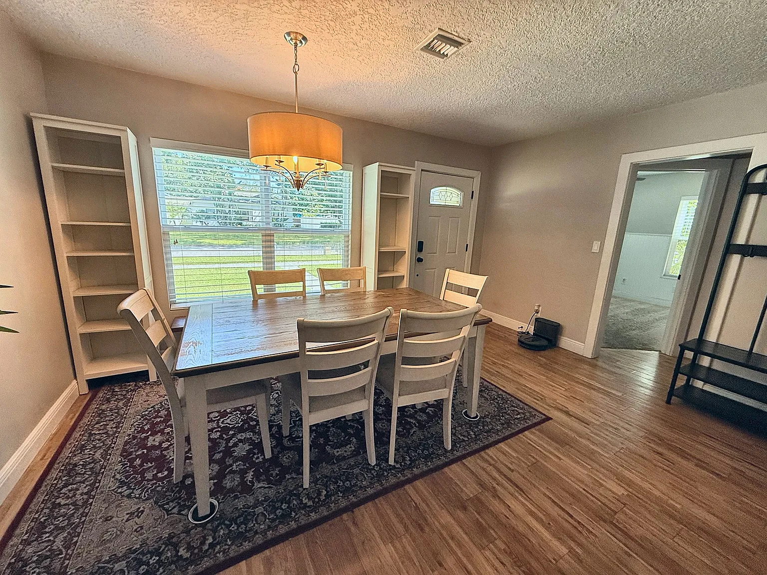 3 bed, 1740 sqft, $2,500 — Photo 3