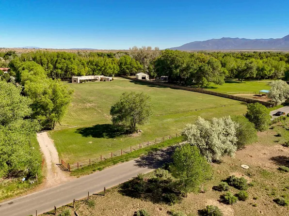 122 Camino del Viernes, Taos, NM 87571