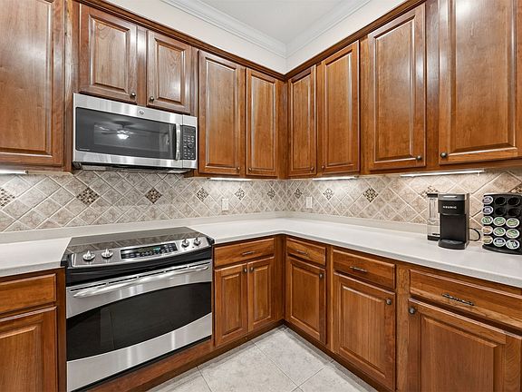 4th image of 95021 Barclay Pl Unit 2A
