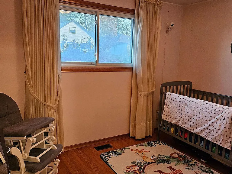 197 Craigroyston Rd #MAIN — Photo 9