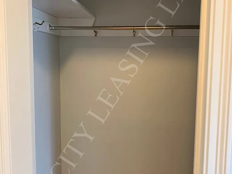 520 East Avenue — Photo 8